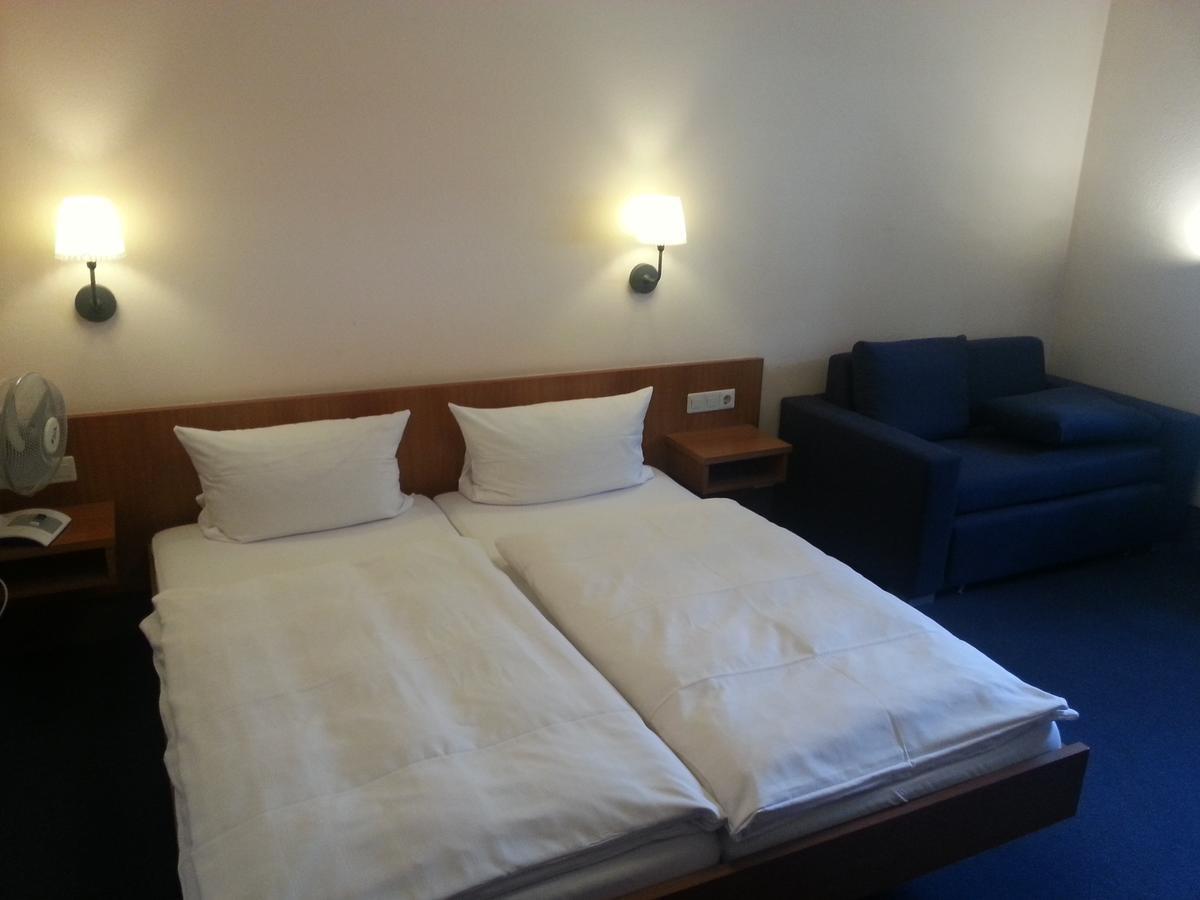 Zip Hotel Lingenfeld Екстериор снимка