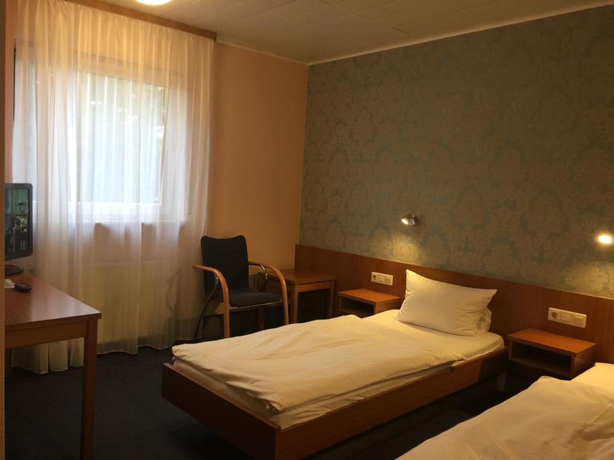 Zip Hotel Lingenfeld Екстериор снимка
